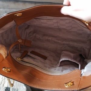 Michael Kors Bags - NEVER USED!! Michael Kors Jet Set Michael Kors Bags - NEVER USED!! Michael Kors Jet Set